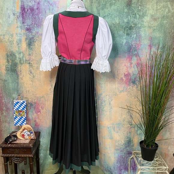 NWTπOriginal traditional high-quality Bavarian Dirndl with Apron & Blouse - Picture 7 of 16